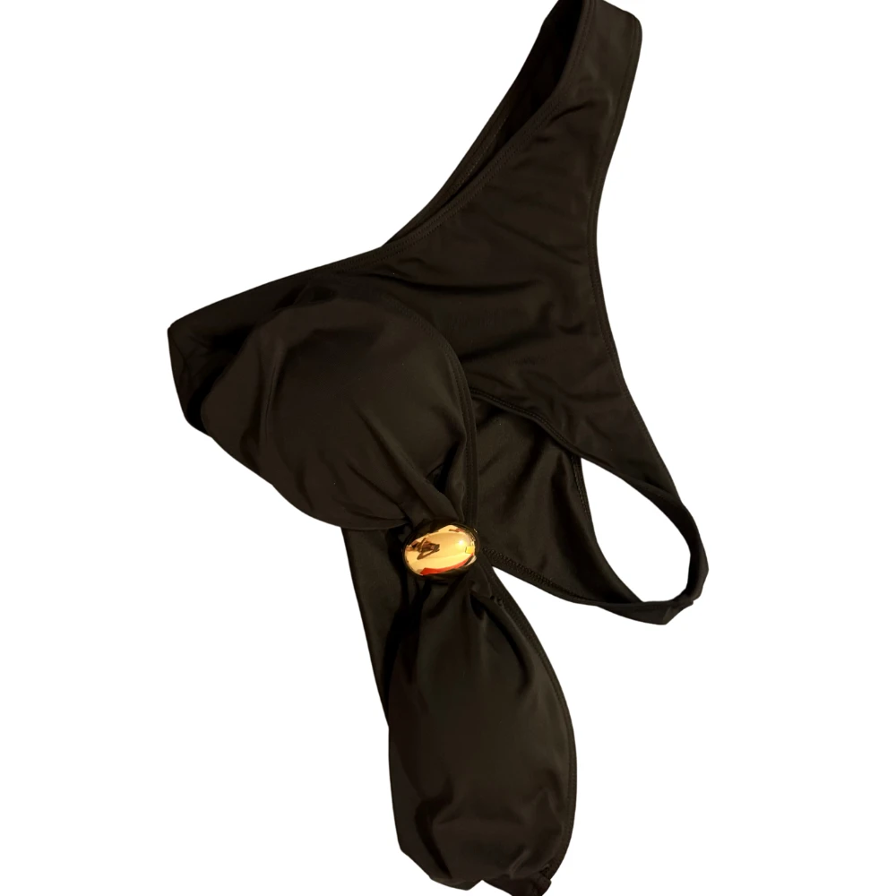 Les Secrets de Léa – Maillot de bain bandeau noir avec bijou central – Indra - LSDLBoutique
