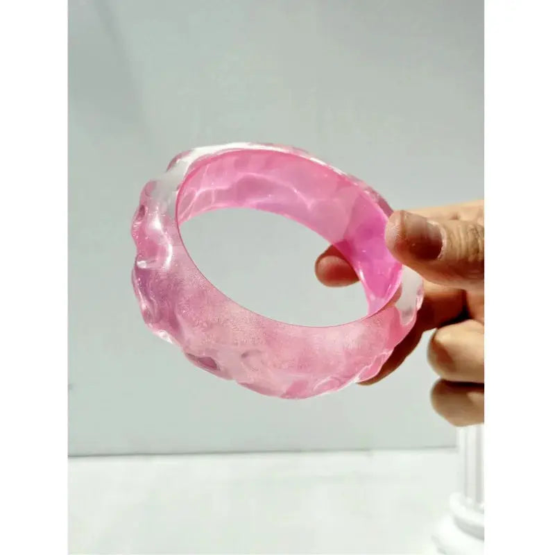 Bracelet en résine géométrique – rose translucide, motifs brillants