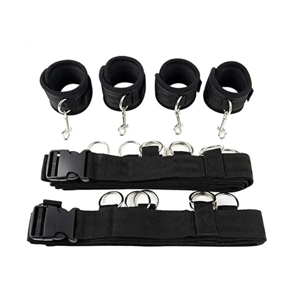 Ensemble de retenue noir: 4 menottes à poignet et 2 manchettes de cheville avec anneaux et mousquetons métalliques.