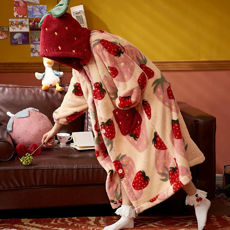 Pyjama d’hiver polaire à capuche motif fraise – robe et pantalon - LSDLBoutique