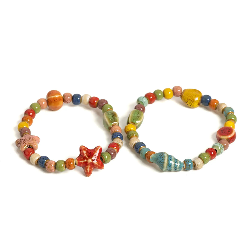 Bracelets élastiques en perles céramique multicolores avec motifs étoile de mer et coquillage – Boho Plage