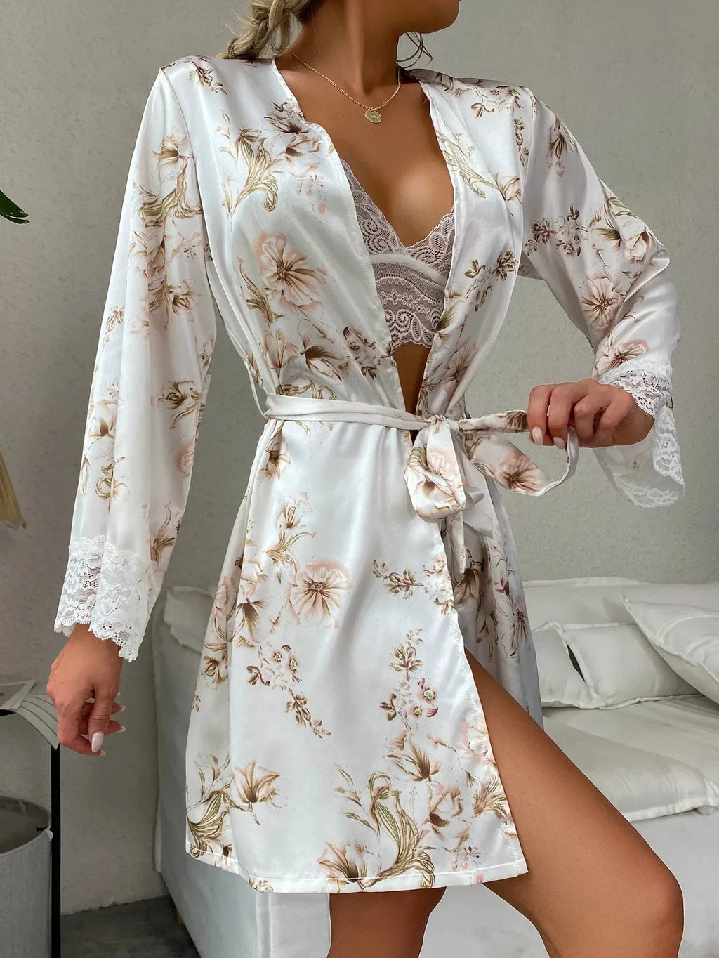 Les Secrets de Léa – Pyjama satin dentelle avec kimono Laly - LSDLBoutique