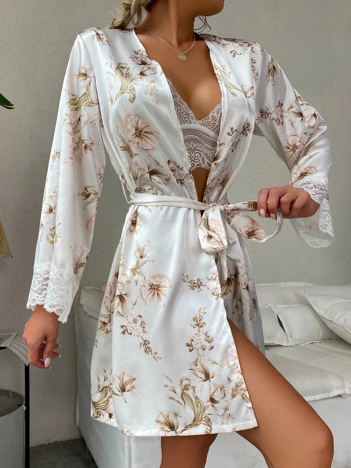 Les Secrets de Léa – Pyjama satin dentelle avec kimono Laly - LSDLBoutique