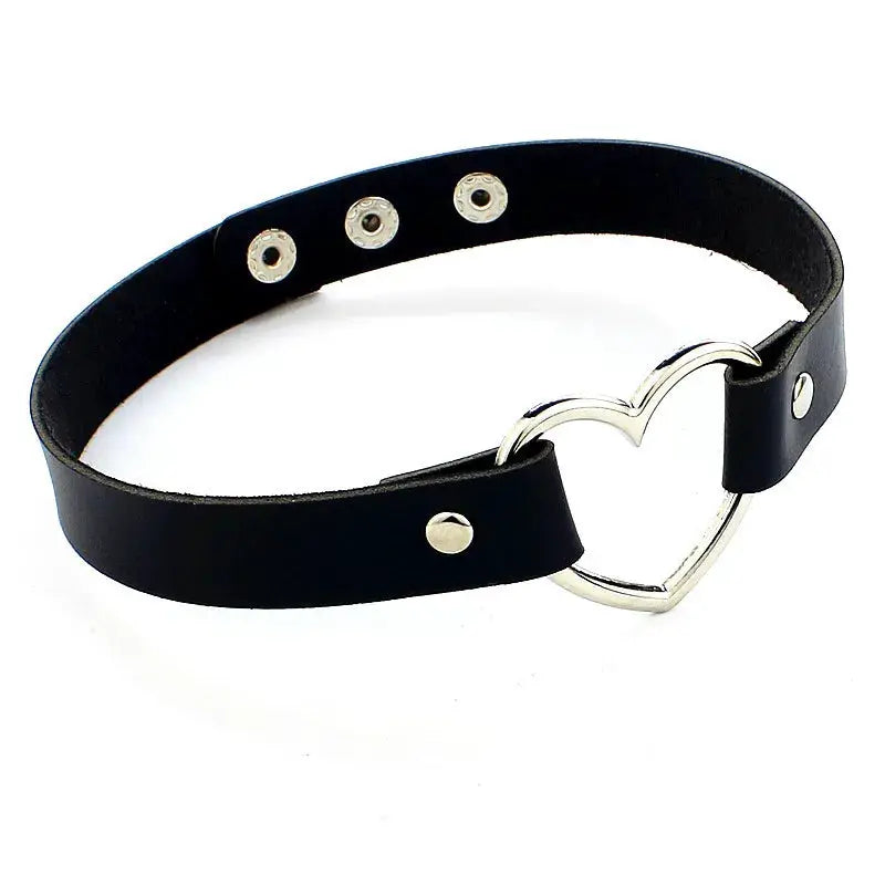 Collier ras du cou noir en PU cuir avec cœur argenté et rivets, réglable par pressions