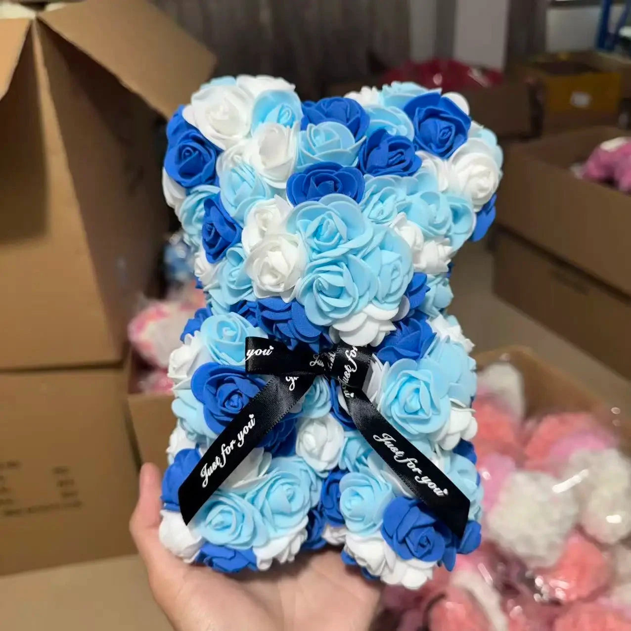 Ourson en roses éternelles avec boîte – 25 cm - LSDLBoutique