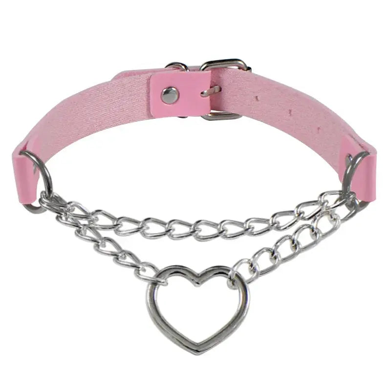 Collier ras-du-cou en PU rose avec chaîne argentée et pendentif cœur métallique, style gothique