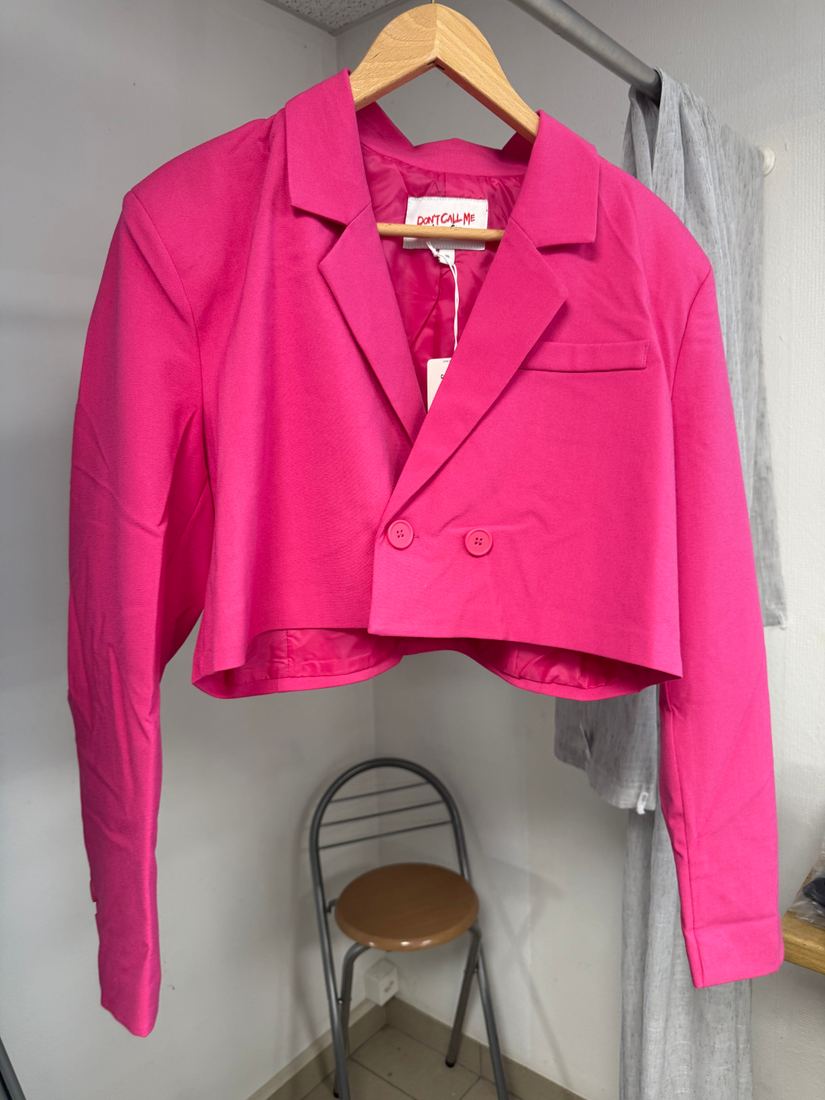Blazer crop rose fuchsia col tailleur double boutonnage Don't Call Me