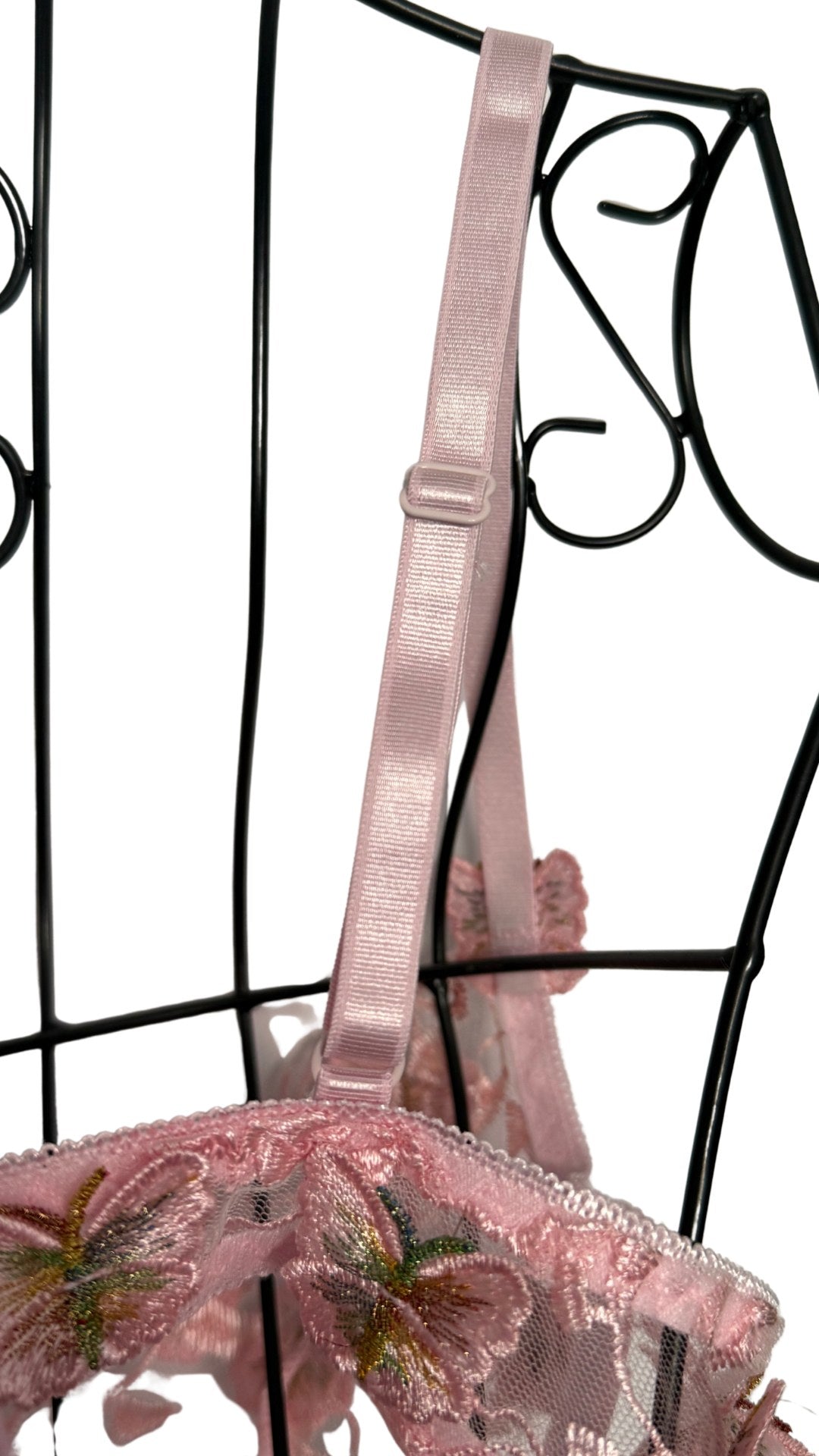 Bretelle réglable en satin rose du soutien-gorge Louane