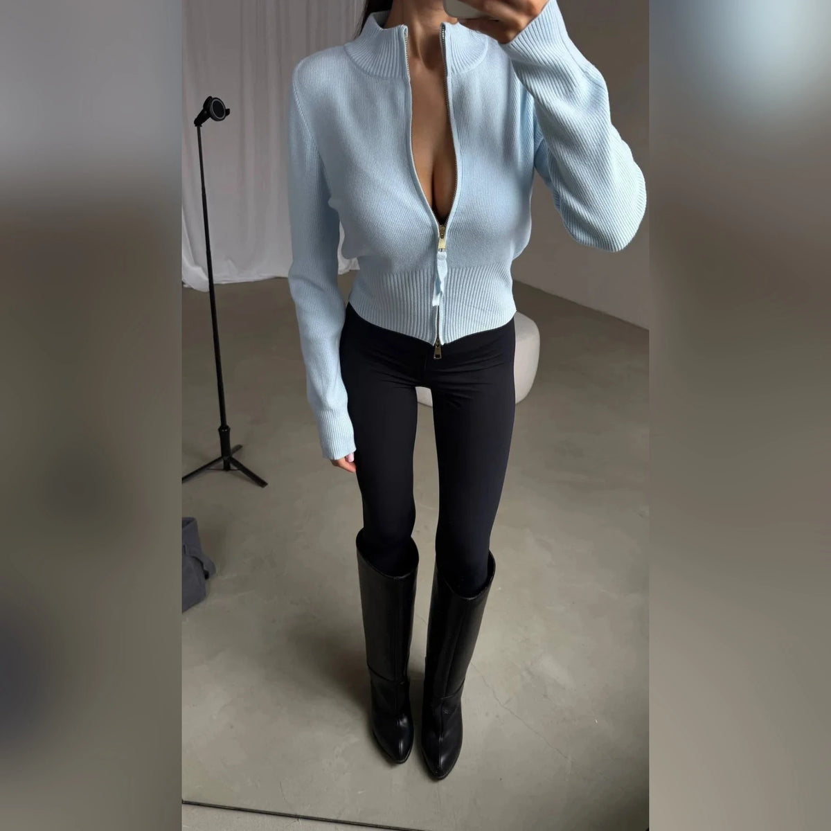Gilet court en maille zippé – Col montant, 6 coloris – vue 3 | Les Secrets de Léa