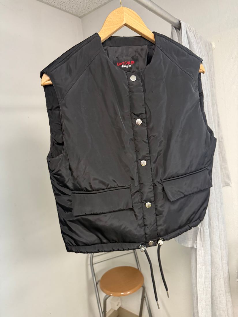 Gilet sans manches matelassé noir cropped Jennyfer neuf avec étiquette
