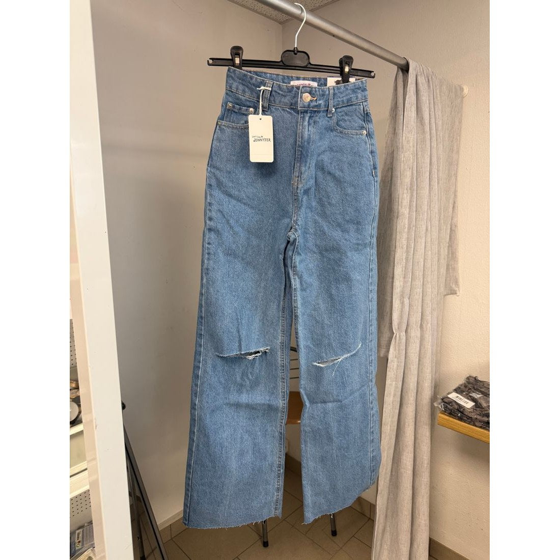 Jean large déchiré taille haute – Bleu délavé clair – vue 4