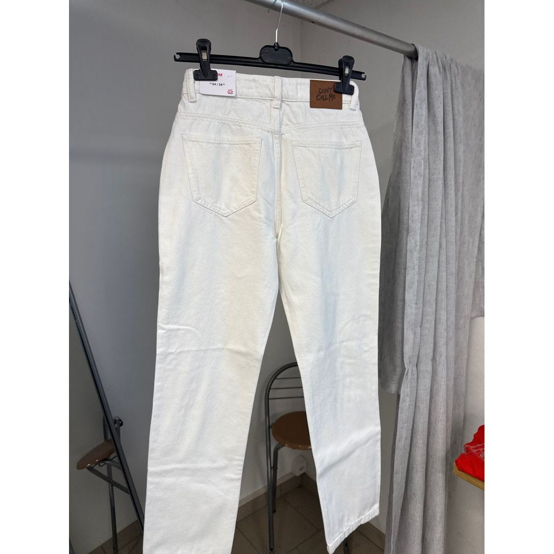 Jean mom taille haute déchiré – Blanc écru – vue 6