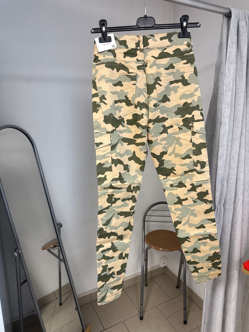 Jean skinny taille haute camouflage avec poches cargo Jennyfer