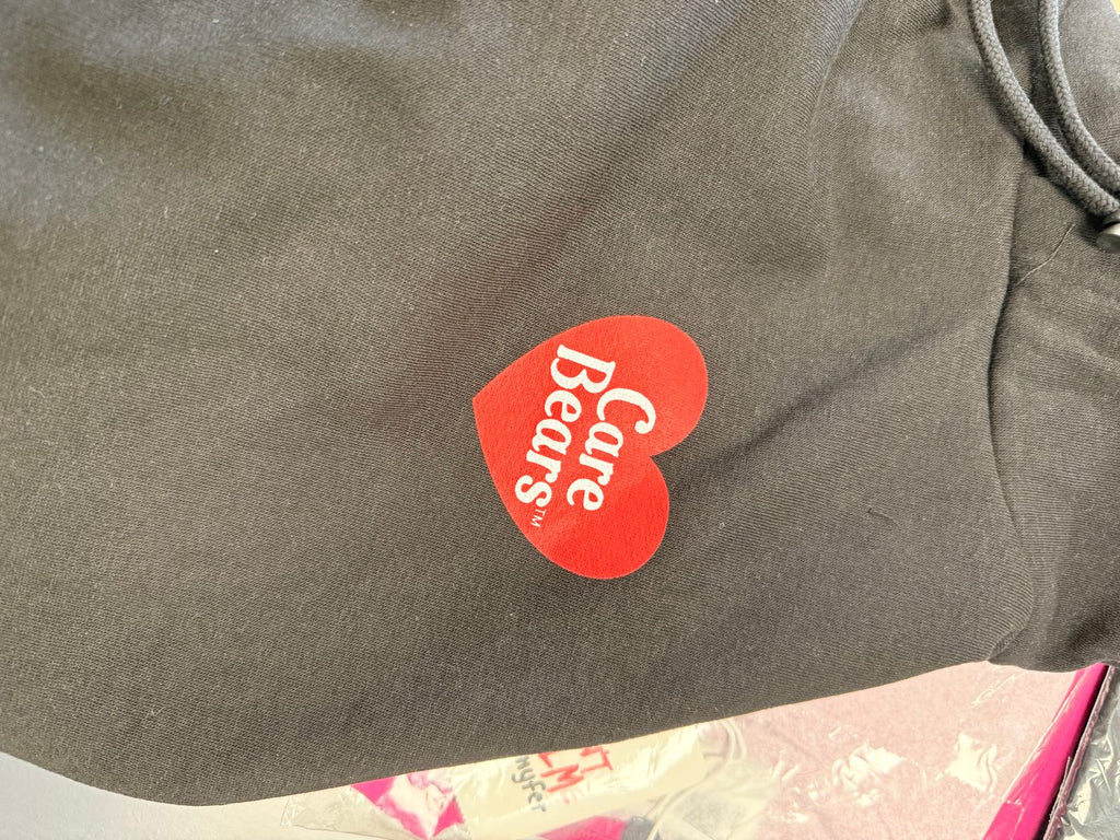 Sweat à capuche Care Bears noir avec cœur rouge imprimé