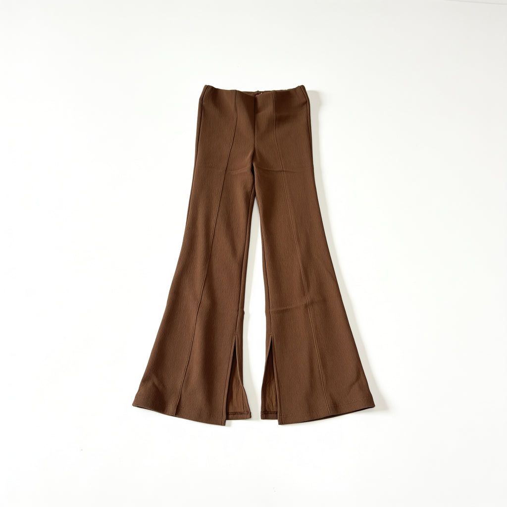 Pantalon flare côtelé marron clair – taille haute Jennyfer, présenté à plat sur fond blanc