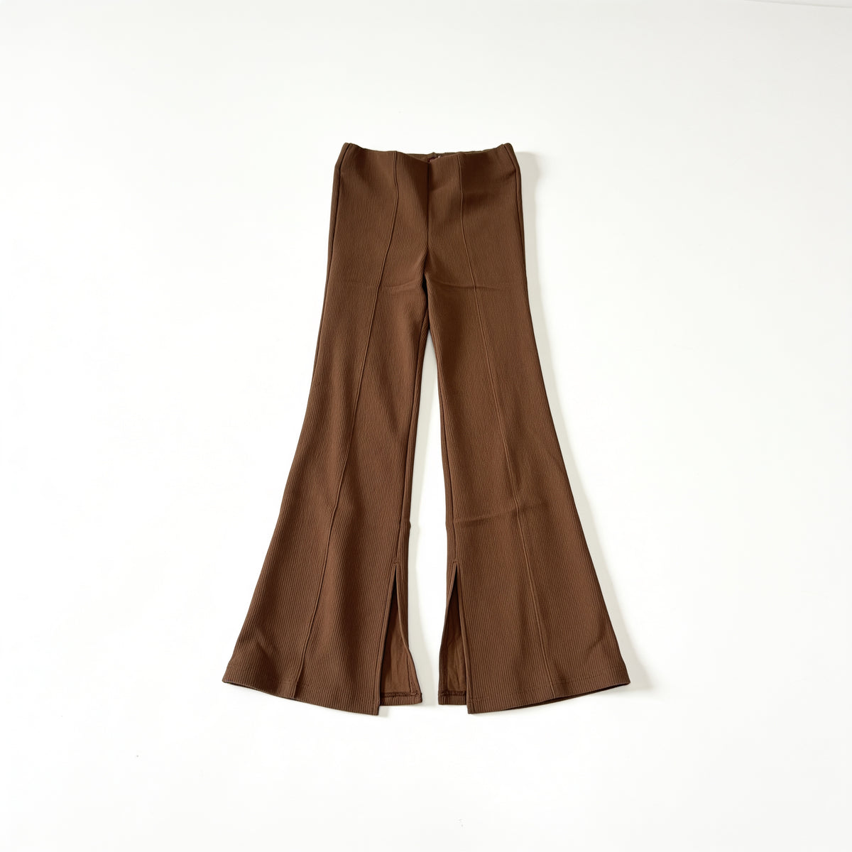 Pantalon flare côtelé marron clair – taille haute Jennyfer, présenté à plat sur fond blanc