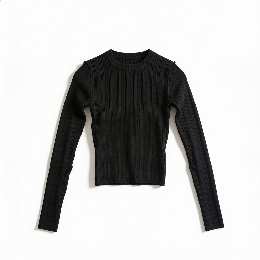 Pull crop noir – maille côtelée ajourée à rayures, présenté à plat sur fond blanc