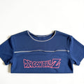 T-shirt côtelé bleu marine – imprimé Dragon Ball Z rose, présenté à plat sur fond blanc