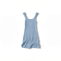 Robe débardeur bleu ciel – maille ajourée côtelée, présenté à plat sur fond blanc