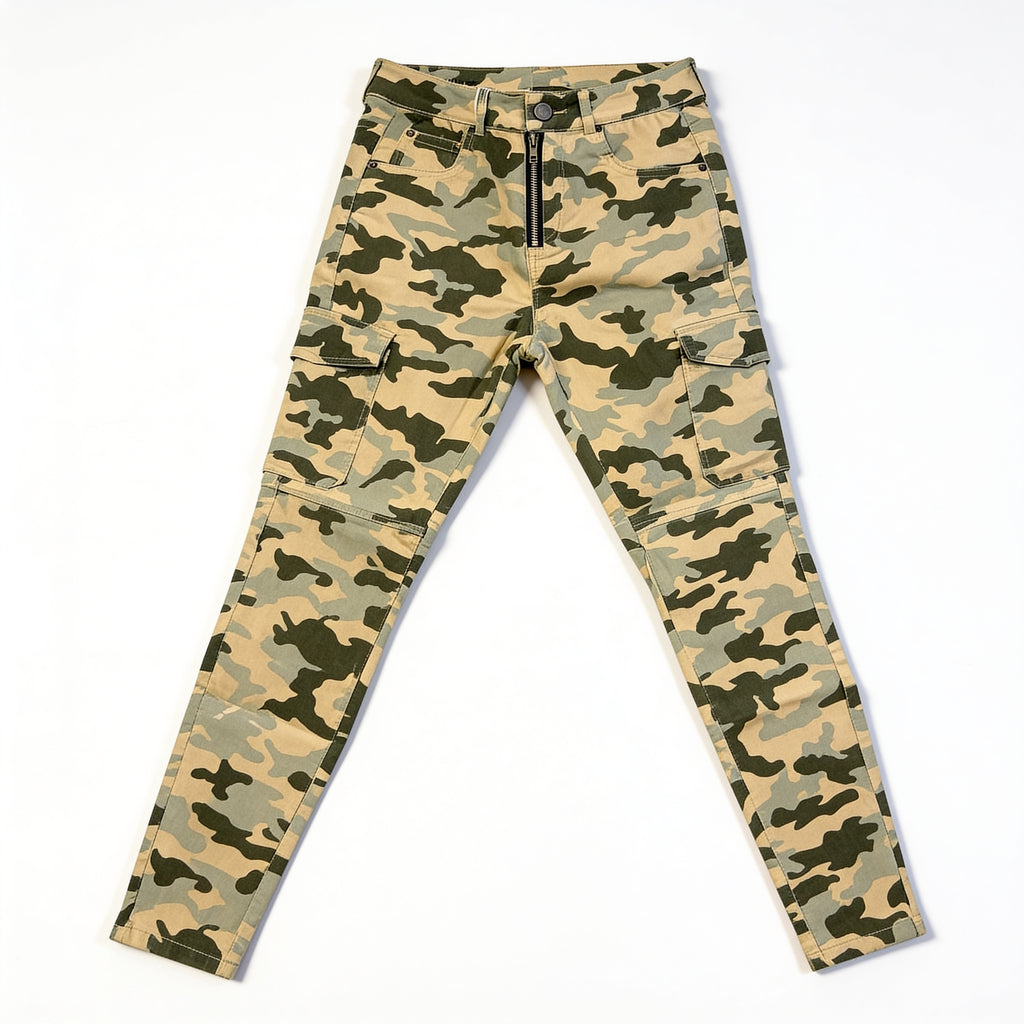 Jean skinny taille haute camouflage – poches cargo Jennyfer, présenté à plat sur fond blanc