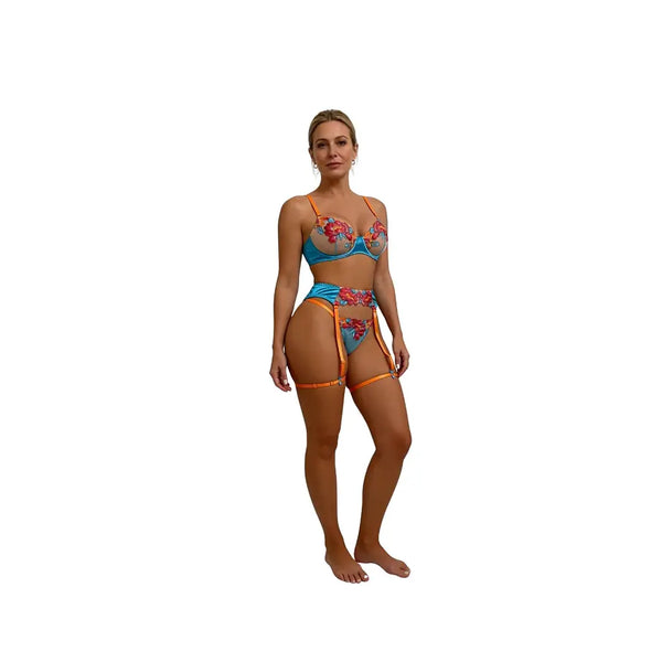 Ensemble lingerie 3 pièces florale brodée bleu turquoise et orange: soutien-gorge, porte-jarretelles et culotte assortie.