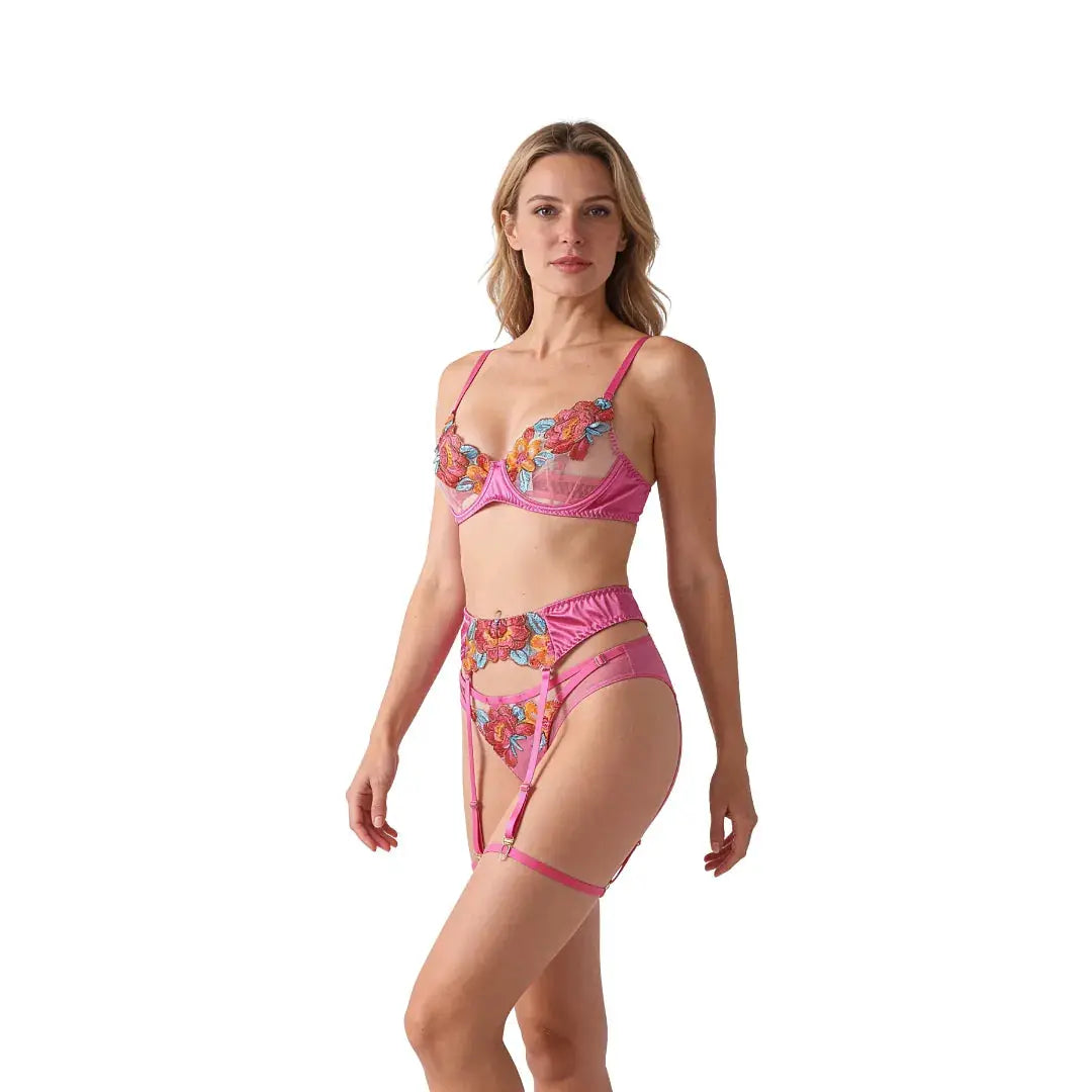 Ensemble lingerie 3 pièces Vahinée rose fuchsia, dentelle florale brodée et porte-jarretelles