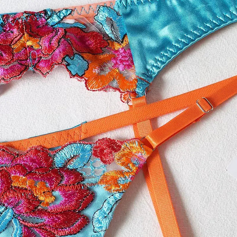 Ensemble lingerie dentelle florale brodée 3 pièces, turquoise et orange, motifs multicolores