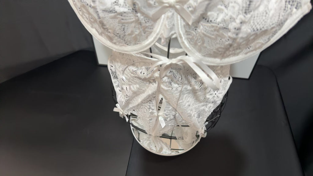 Les Secrets de Léa – Ensemble lingerie dentelle florale – Angela