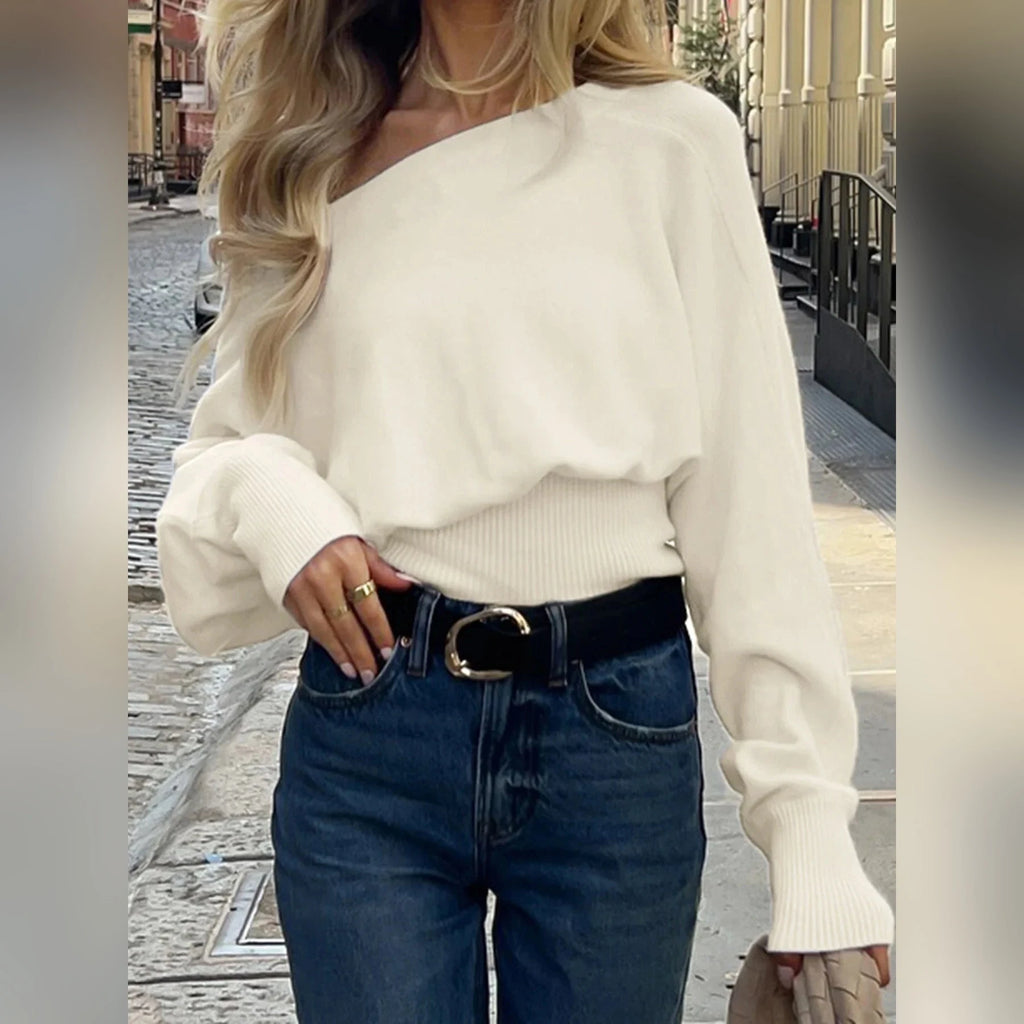 Pull court épaules dénudées – Maille souple crème – vue 3 | Les Secrets de Léa