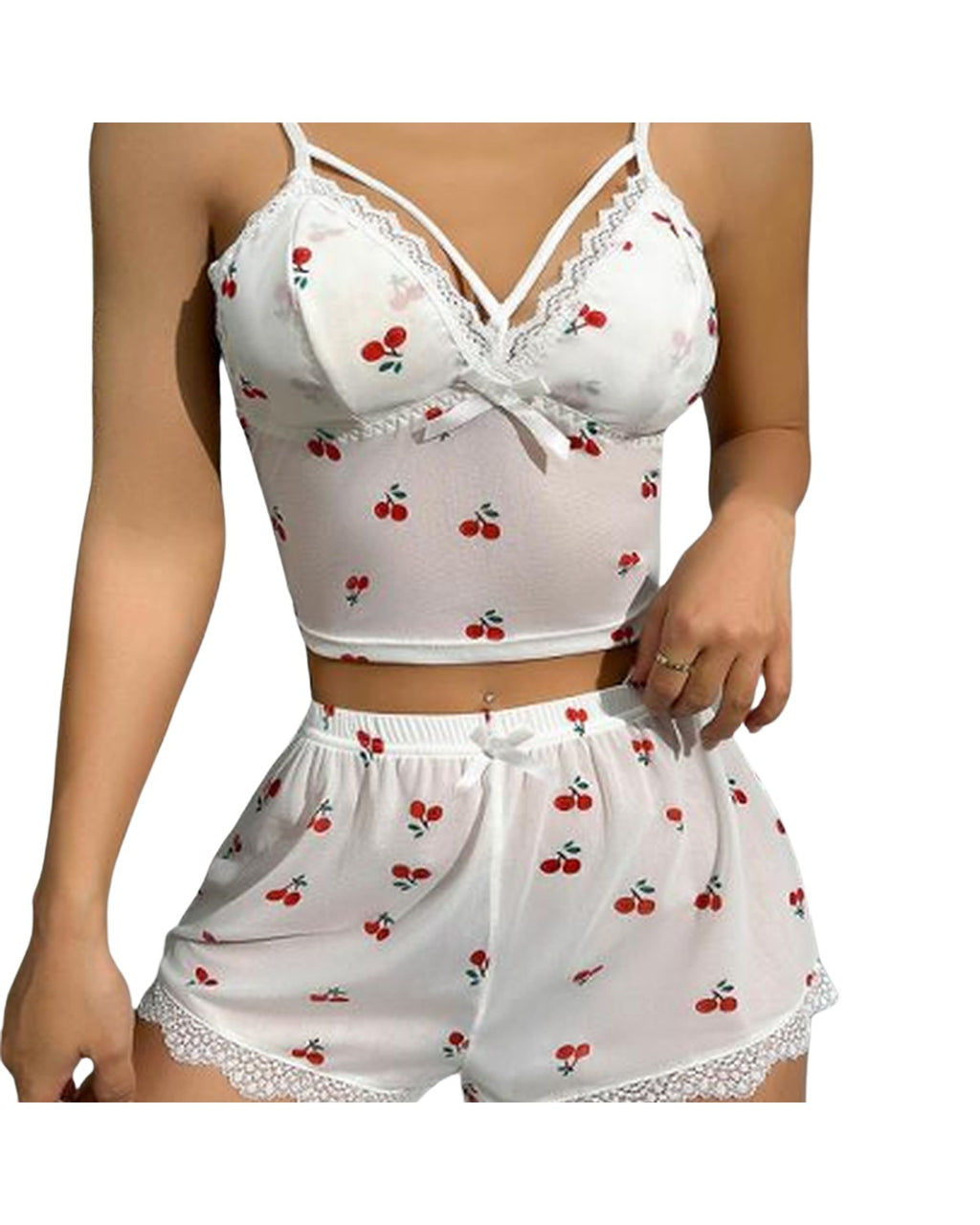 Pyjama Lola blanc imprimé cerises, top à bretelles et short, sur fond blanc – Les Secrets de Léa
