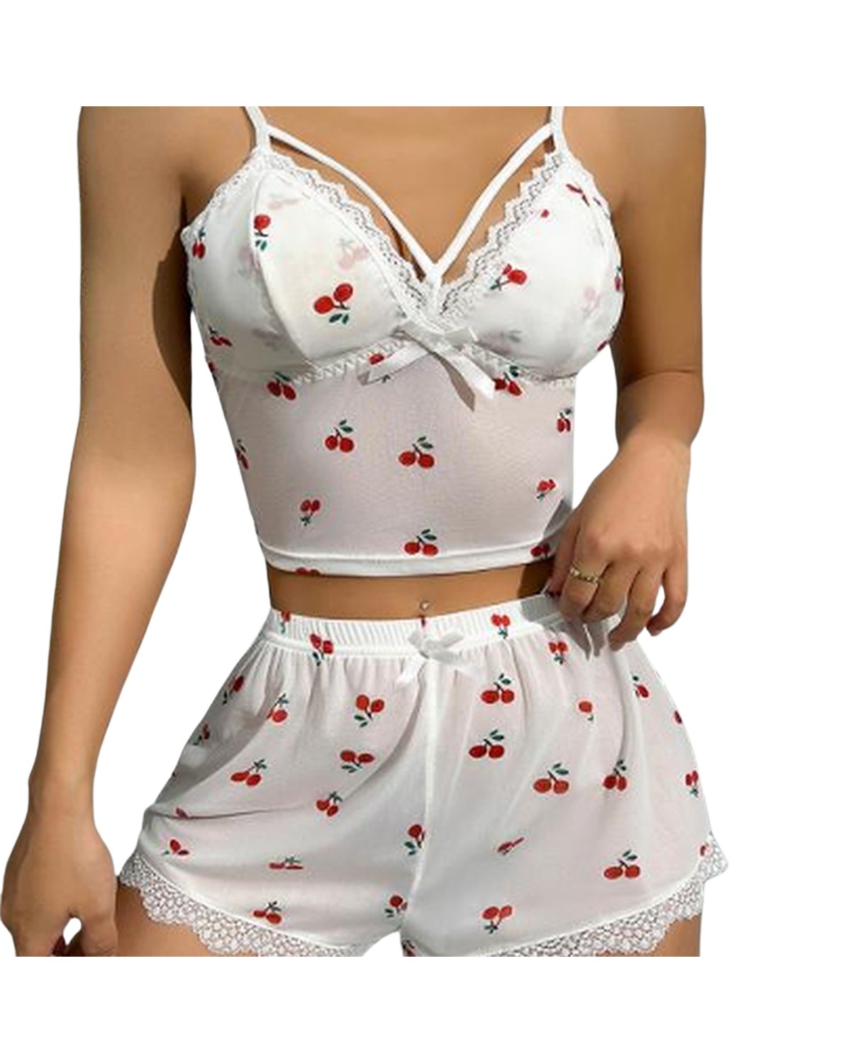 Pyjama Lola blanc imprimé cerises, top à bretelles et short, sur fond blanc – Les Secrets de Léa