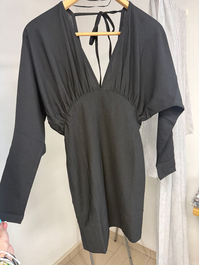 Robe courte noire cache-cœur dos nu manches chauve-souris Jennyfer