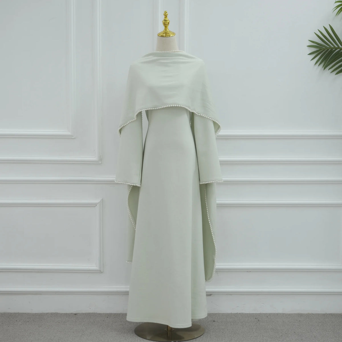 Robe longue et cape perlée – Ensemble deux pièces – vue 11 | Les Secrets de Léa