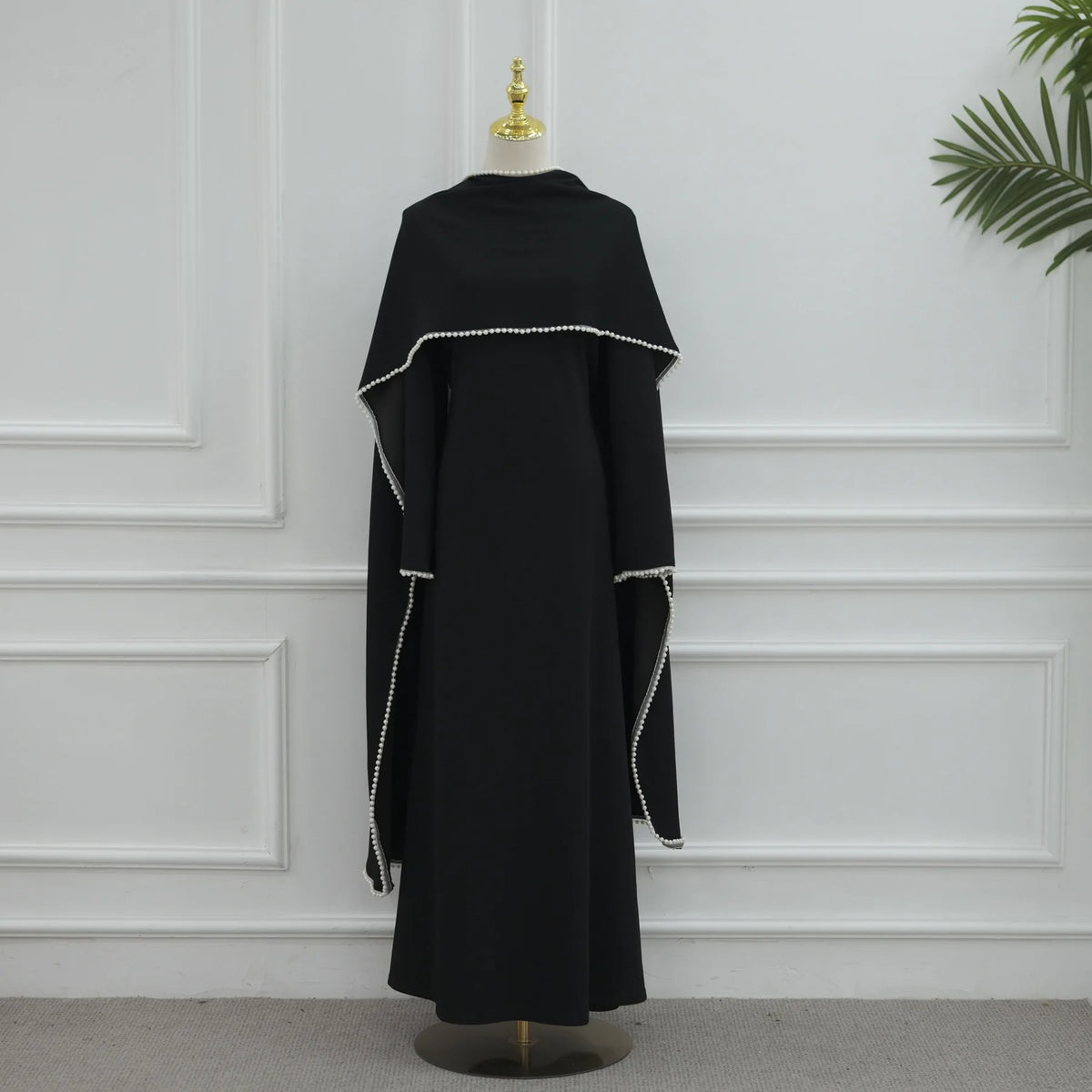 Robe longue et cape perlée – Ensemble deux pièces – vue 7 | Les Secrets de Léa