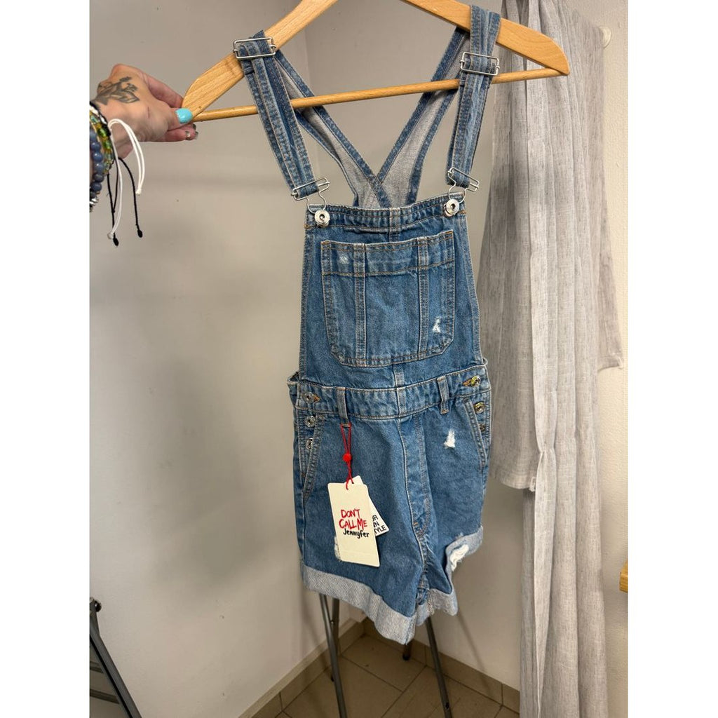 Short salopette en jean délavé – Ceinture et revers – vue 2