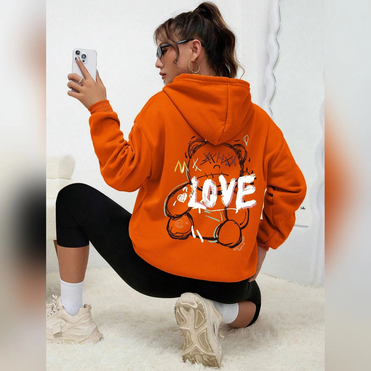 Sweat à capuche ourson LOVE dans le dos – 10 coloris – vue 4 | Les Secrets de Léa