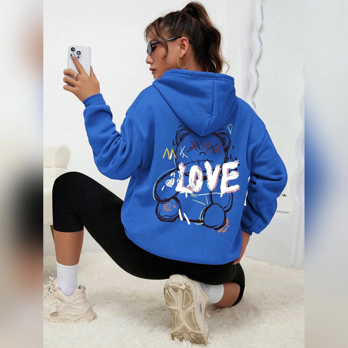 Sweat à capuche ourson LOVE dans le dos – 10 coloris – vue 5 | Les Secrets de Léa