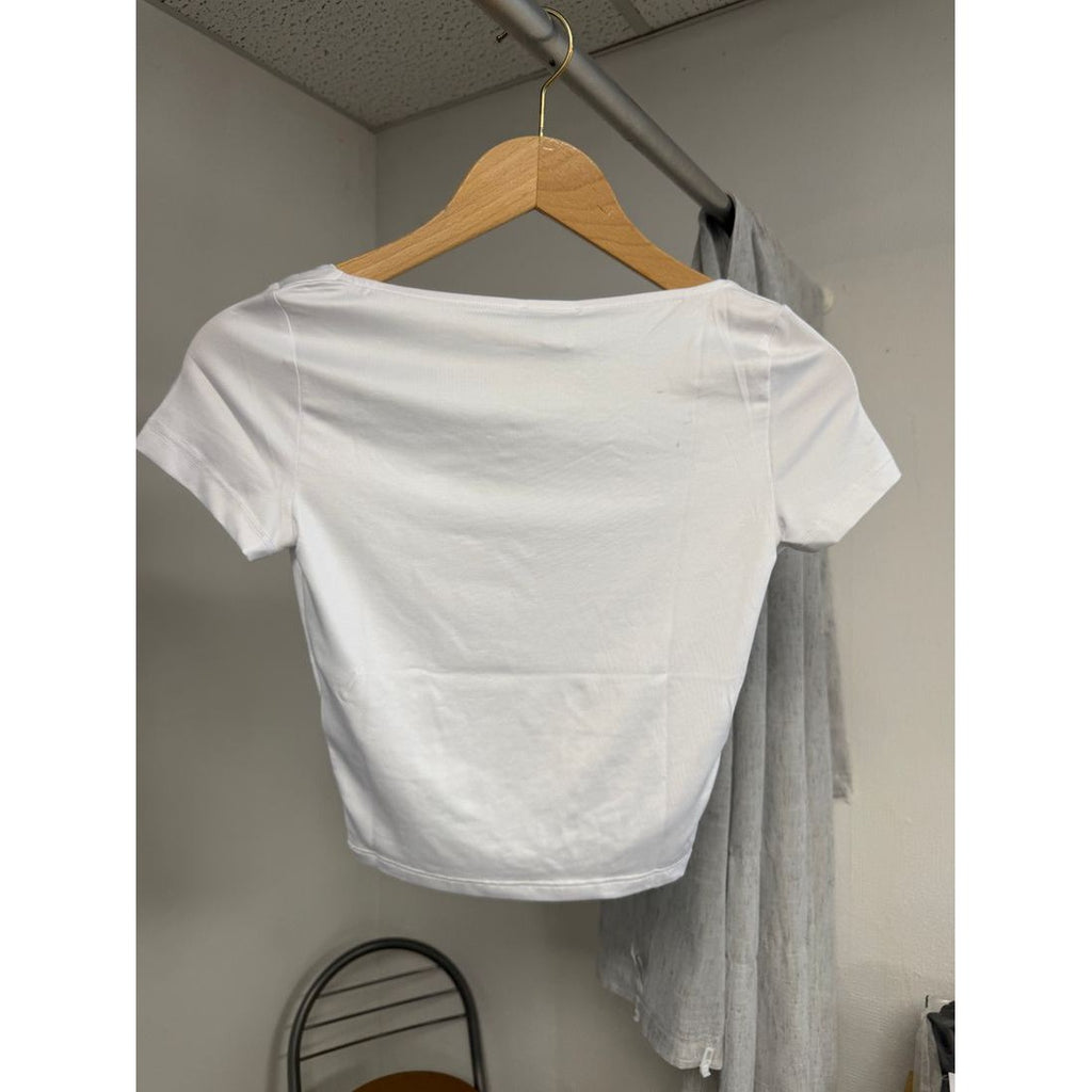 T-shirt crop blanc – Col cœur croisé, maille côtelée – vue 3