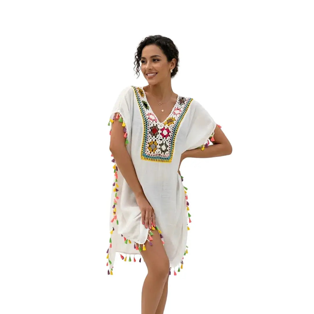 Tunique de plage crochet à franges – Coverup, blanche avec motif multicolore sur le plastron, LSDLBoutique