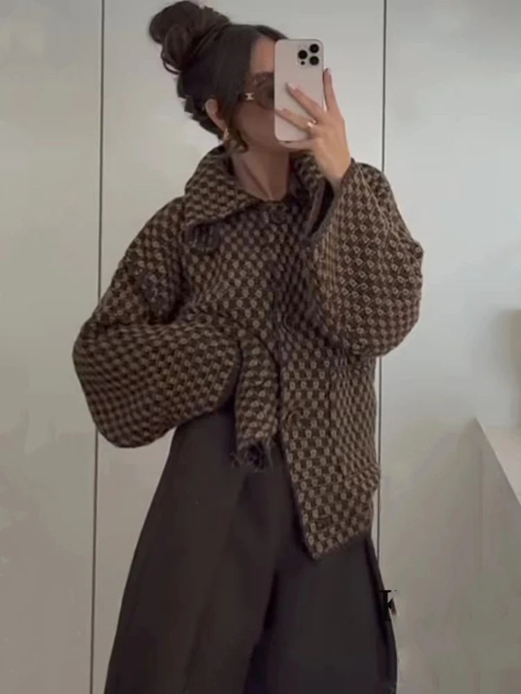 Veste en maille à carreaux col tailleur – Marron, S à L – vue 5 | Les Secrets de Léa